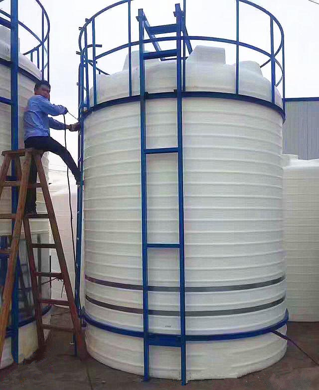 塑料水箱厂家直销环保消防塑料水箱可以提供定制加厚水箱水塔水罐